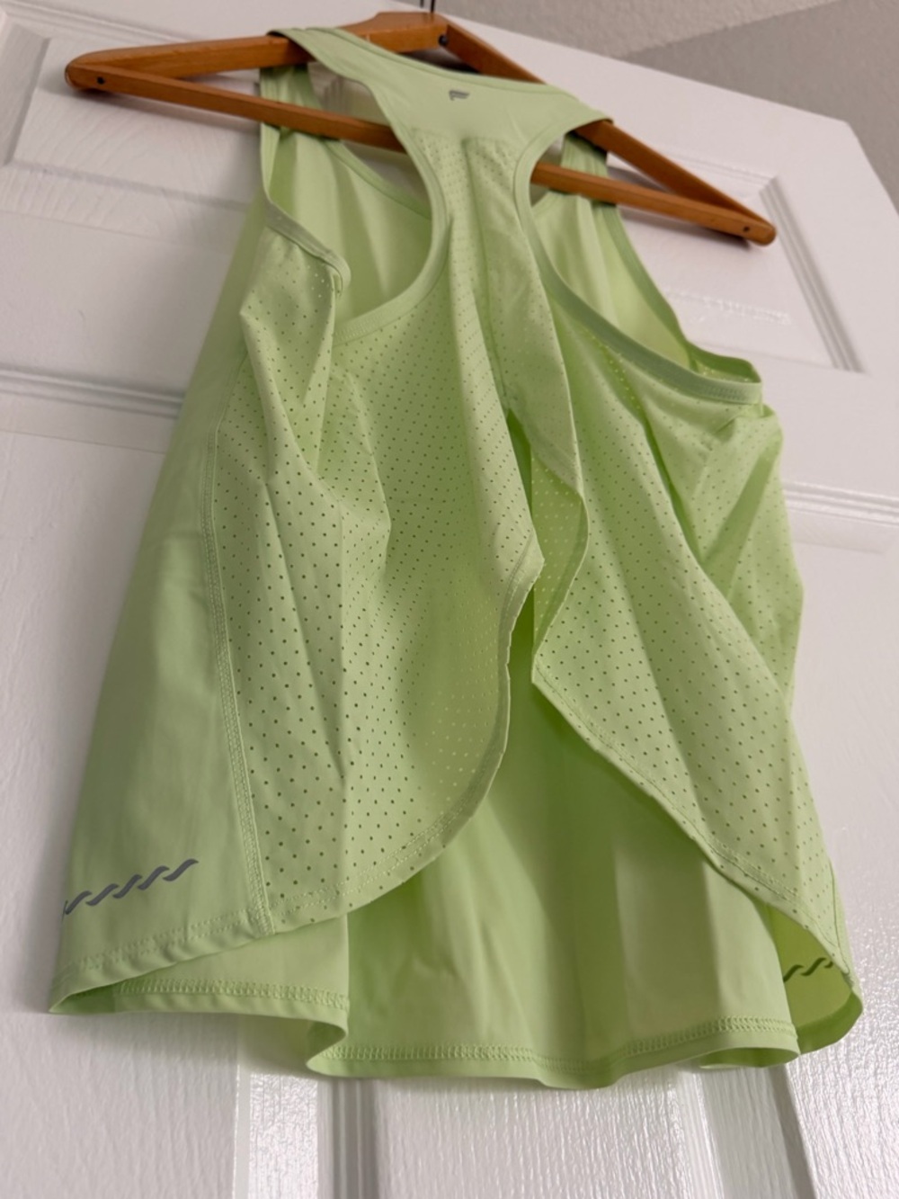 Fabletics Light Lime Performance Tank Size S - Picture 2 of 8